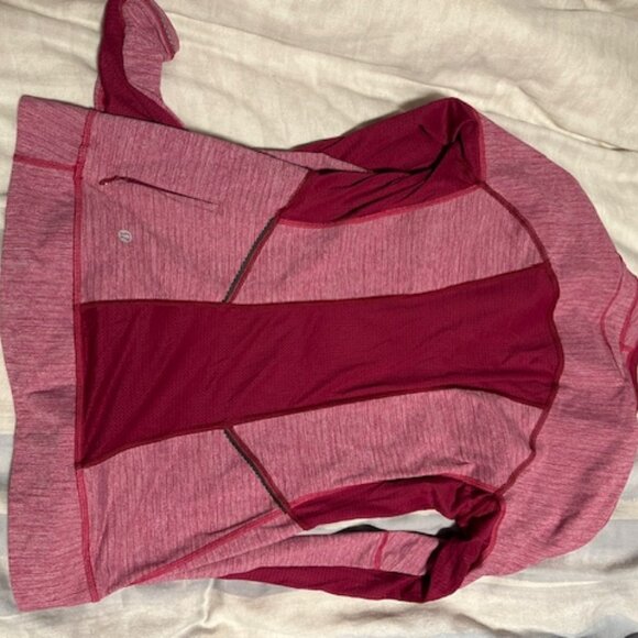 Lululemon Size 8 Long sleeve running top - Picture 2 of 3